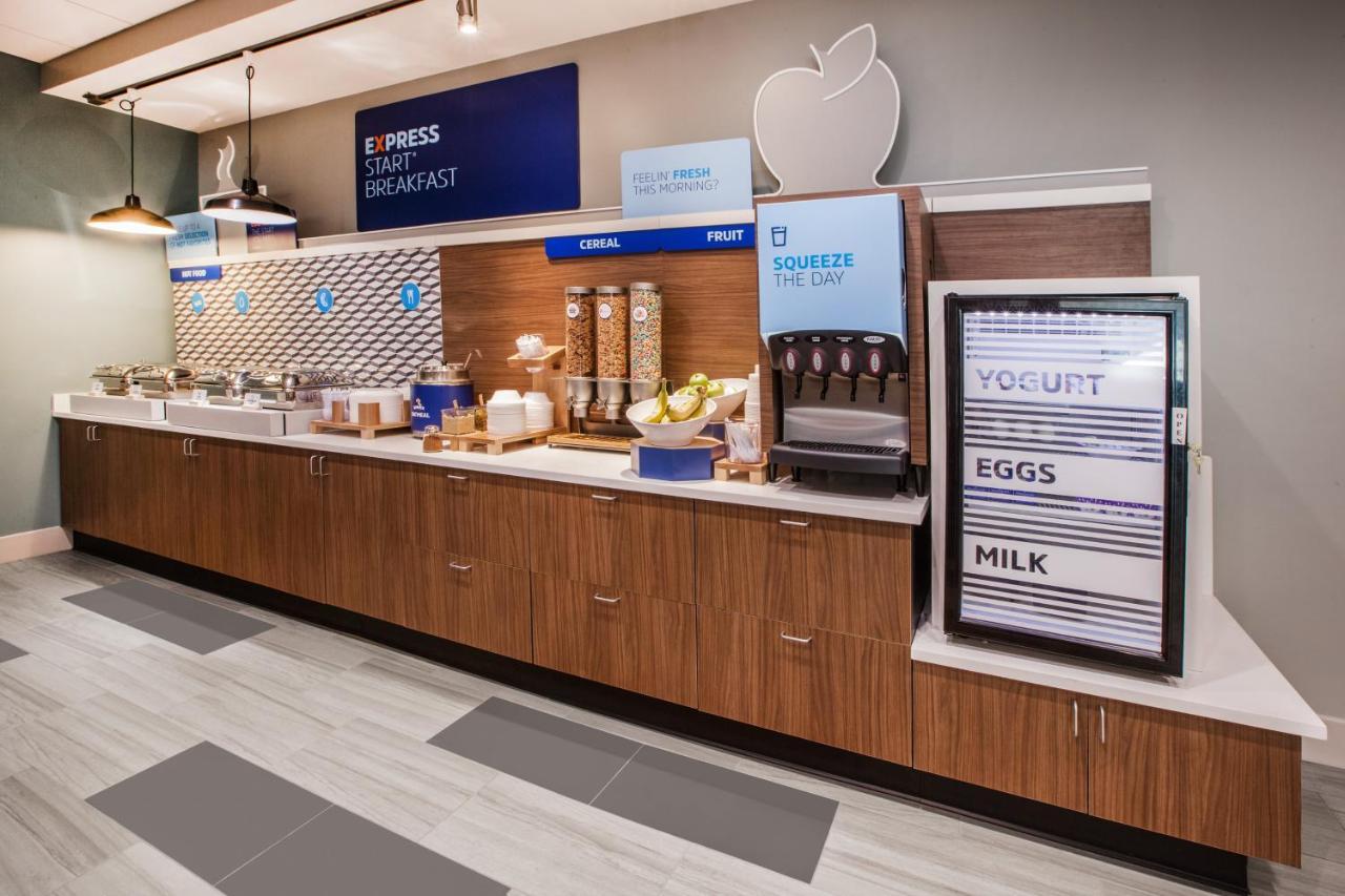 Express & - Pensacola Area By Ihg Hotel